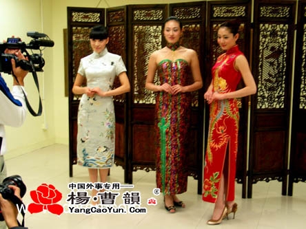 2007.11.16 韩国电视台为我公司"杨曹韵"旗袍制作节目